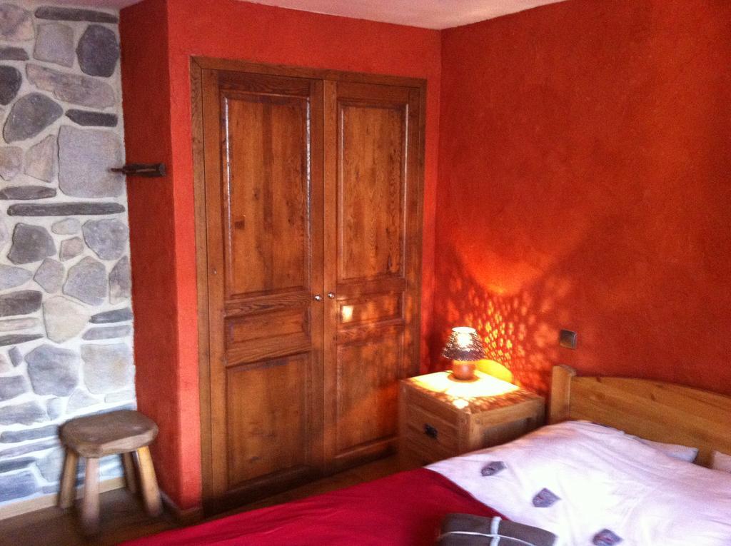 Au Chant Des Marmites Saint-Lary-Soulan Room photo