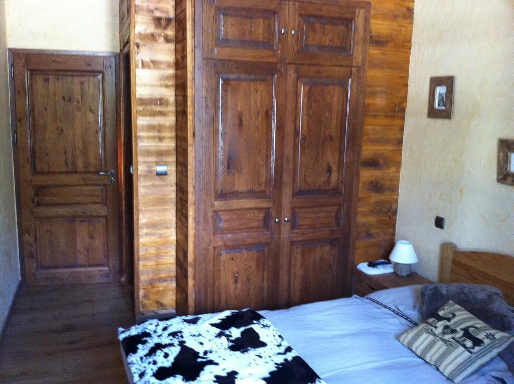 Au Chant Des Marmites Saint-Lary-Soulan Room photo