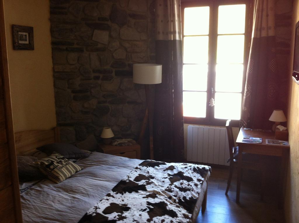 Au Chant Des Marmites Saint-Lary-Soulan Room photo